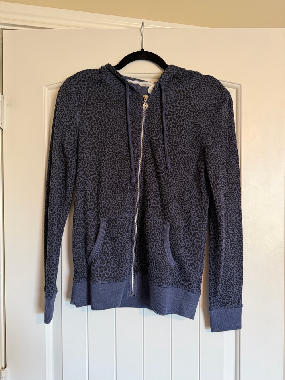 Victoria’s Secret Blue Leopard Print Full Zip Hoodie Size Small
